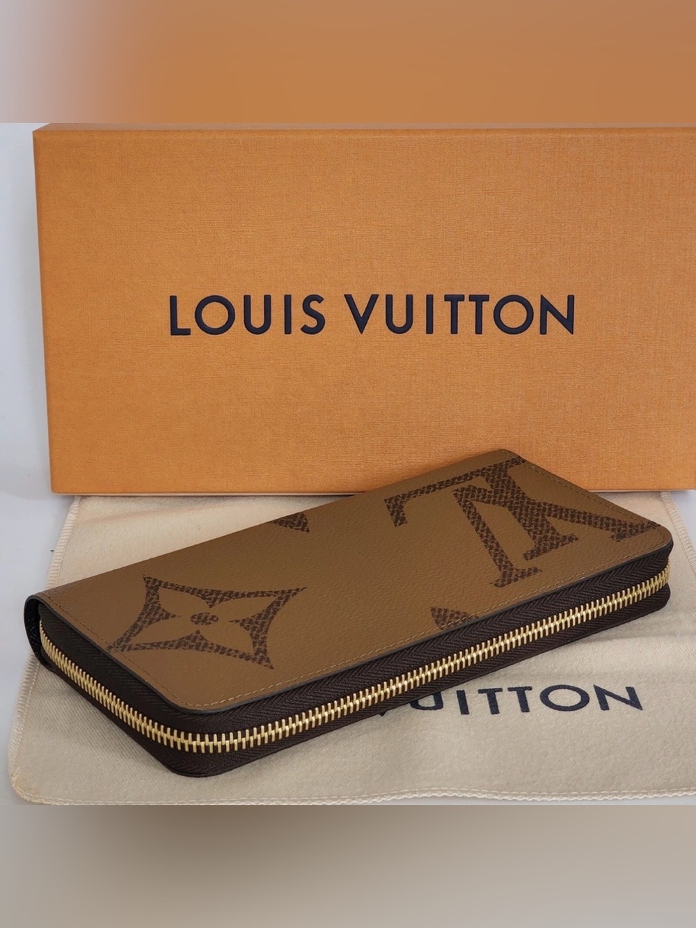 Louis Vuitton Reverse Monogram Giant Zippy Wallet 🌟 - Picture 5 of 11